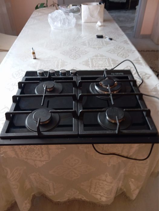 Продам газовую плиту