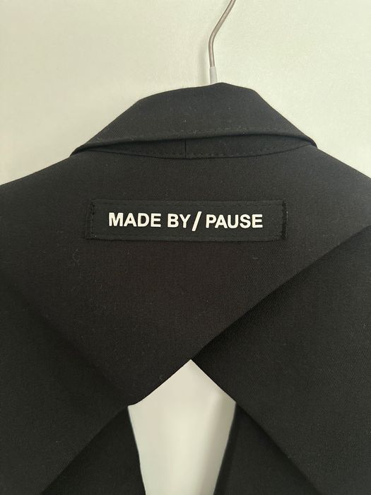 чисто нов елек с регулируем колан и гол гръб pause jeans