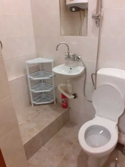 Дава се под наем Едностаен апартамент в Варна, Спортна зала - 30 кв.м за 200 € - Снимка #2