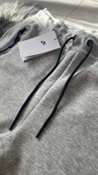 Pantaloni Nike Tech M