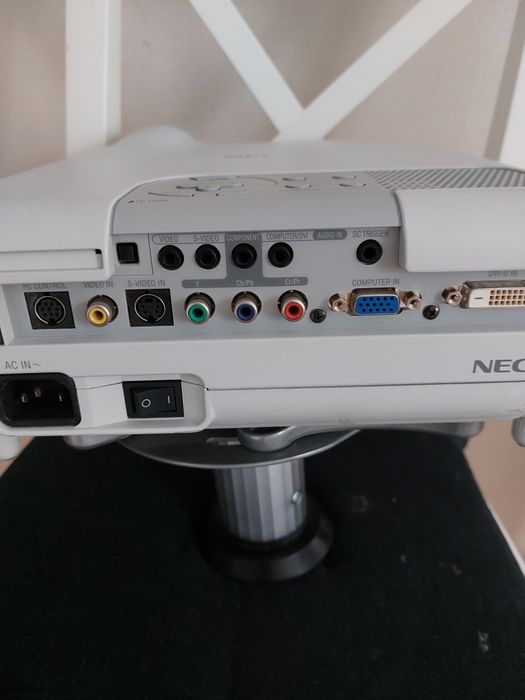 Проектор NEC ht 1100