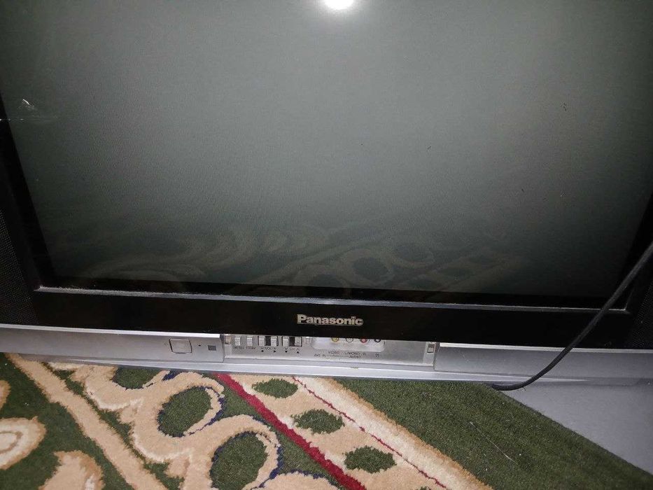Televizor panasonik sotiladi 4 ta bor