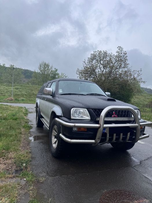 Mitsubishi L200 4x4 • 2.5 Diesel • 2006 • Echipată Off-Road • Întreținută • 7000€ Neg

Mitsubishi L200 2.5 diesel, an 2006, autoutilitară, al doilea p