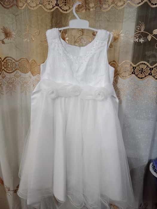 Продам  платья .