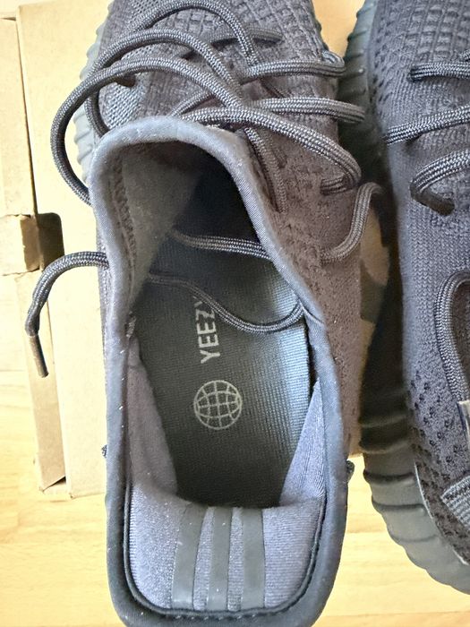 Yeezy 350 Onyx Black noi