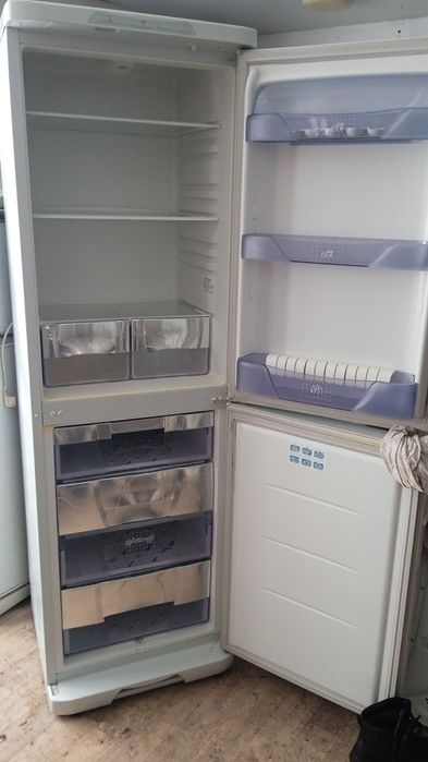 Холодильник Бирюса