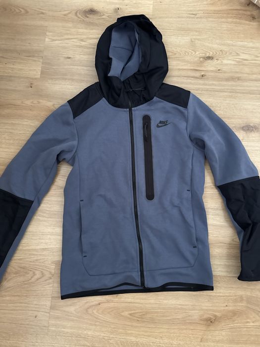 Nike Tech Fleece Overlay