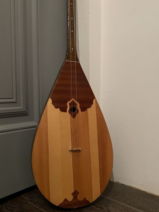 Домбыра сатылады