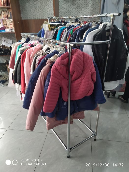 Вешалки для одежды напольные грузоподъёмность 80 кг . Вешилка . Вишилк