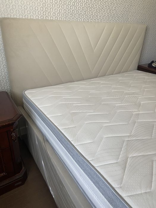 Спальный кровать