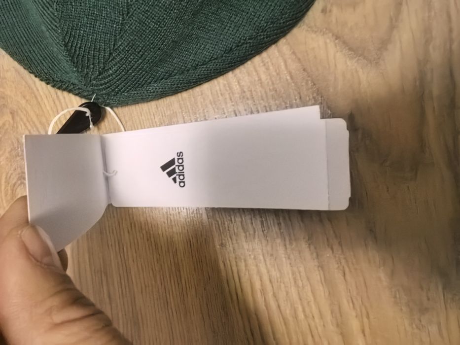 Продам Шапка Адидас