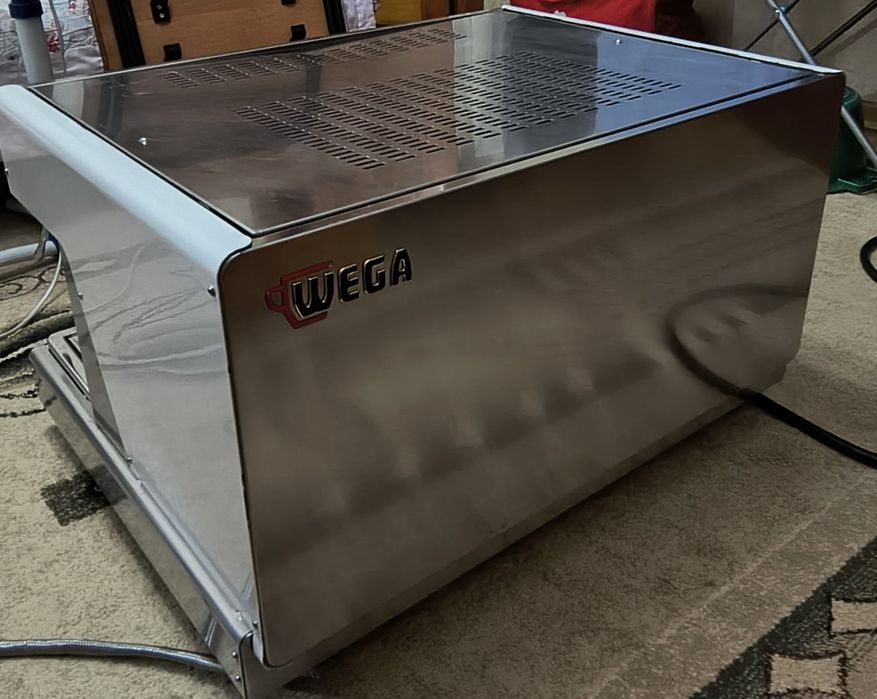 Профессиональная Кофемашина Wega
