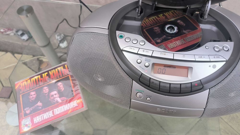 Продам магнитолу Sony CFD-S350L