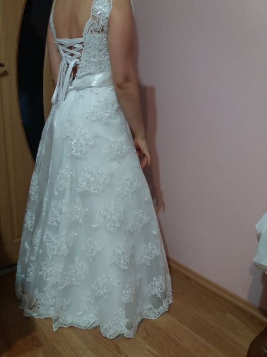 Rochie mireasa marimea 36/38 culoare alba