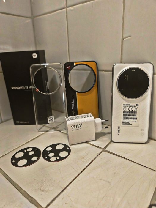 Xiaomi 15 Ultra ..