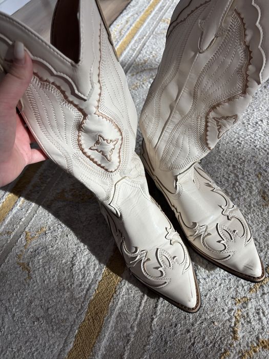 Етікті сатам 5000 тг ге