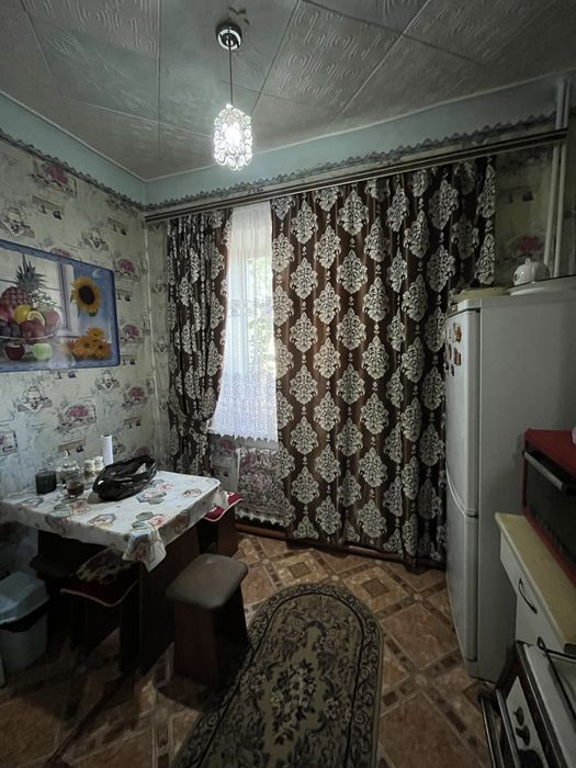 1 км.кв.в2х этажном доме.