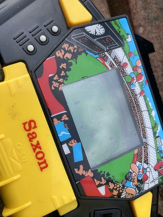 Стара френска електронна игра Saxon