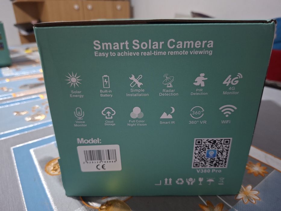 Camera supraveghere cu panou solar