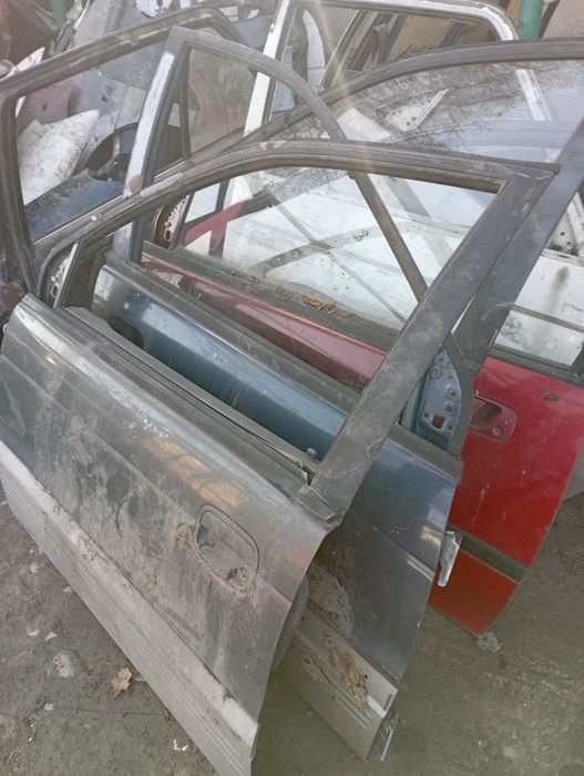 Дверь Митсубиси Шариот RVR 94г продам