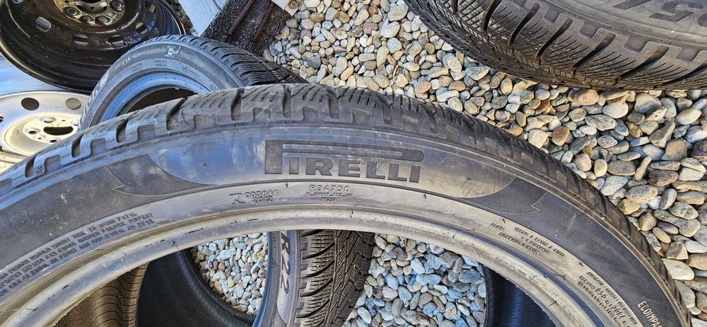 Anvelope Pirelli Scorpion  265/40 R22 106W JLR 295/35 R22 108W J M+S