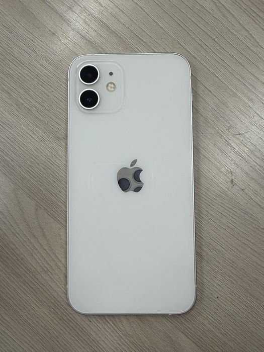 Срочно продам Айфон 12