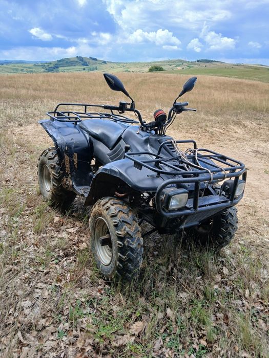 Vând atv linhai 300