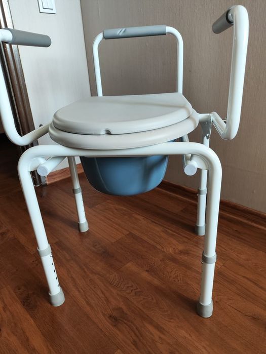 Санитарный стул для инвалидов