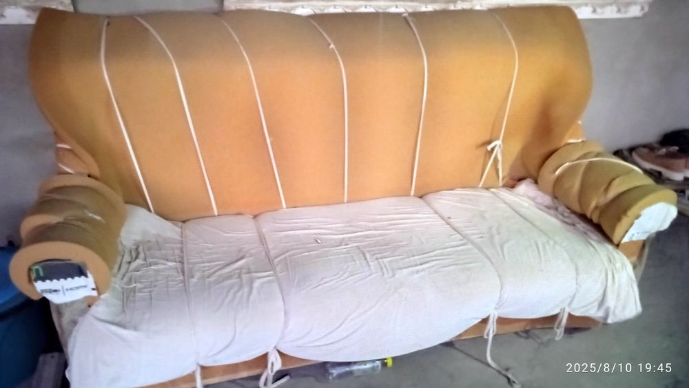 Yumshoq mebel Divan xolati yaxshi