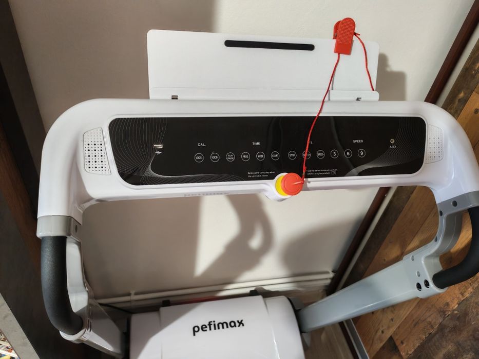 Banda de alergare pliabila Pefimax Lantal, bluetooth, viteza max 14.8 km/h, 1,75 CP, greutate maxima utilizator 110 kg