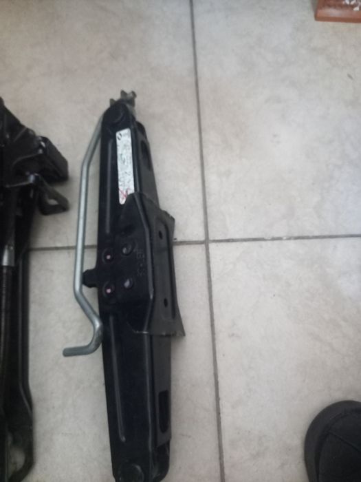 Vind rezerva noua si 2 cricurii la pret bucata 70 si rezerva 1000