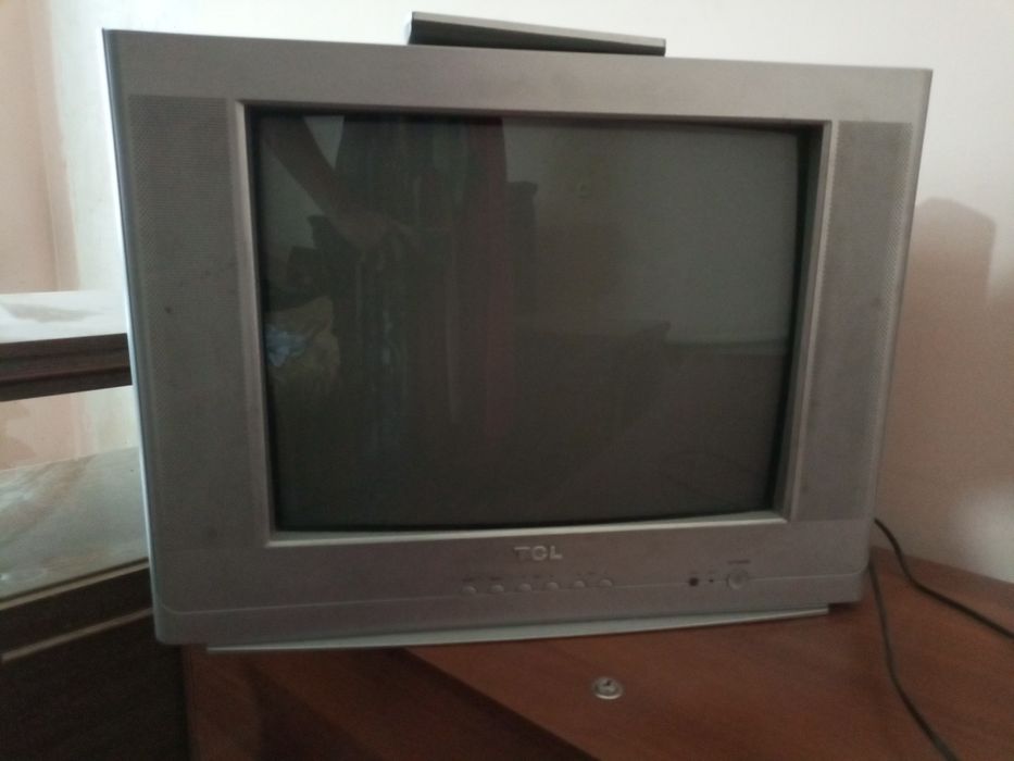 Televizor TCL ishlaydi