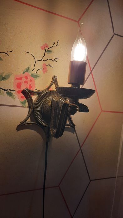Настенный светильник бра.