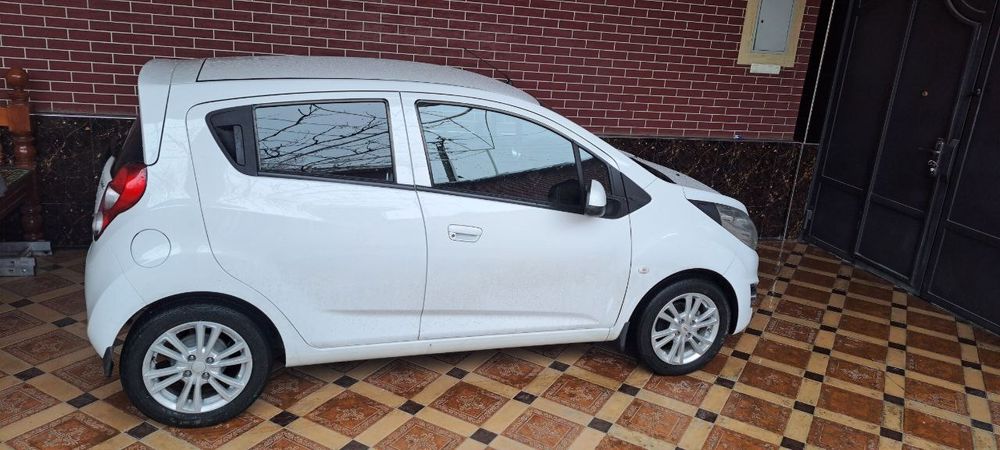 Машина Спарк сотилади