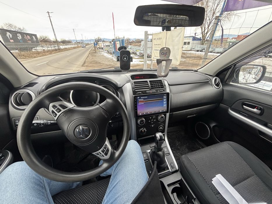 Vând Susuki Grand Vitara 2009 2.0 benzina