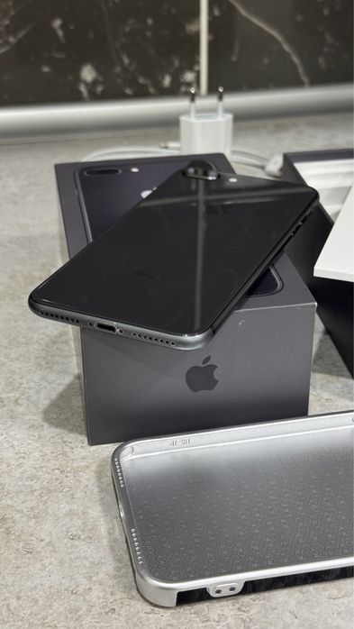 iPhone 8 Plus 64GB без ремонта