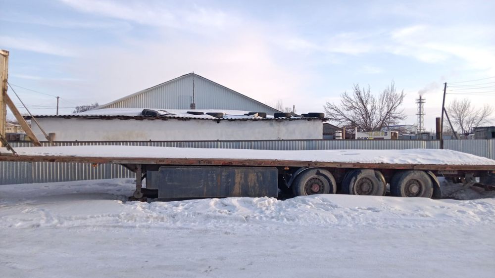 Продам полуприцеп площадку