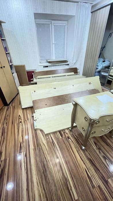 Спальный гарнитур