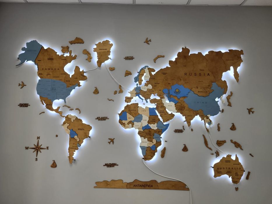 Деревянные карты – уникальный элемент декора для любителей путешествий