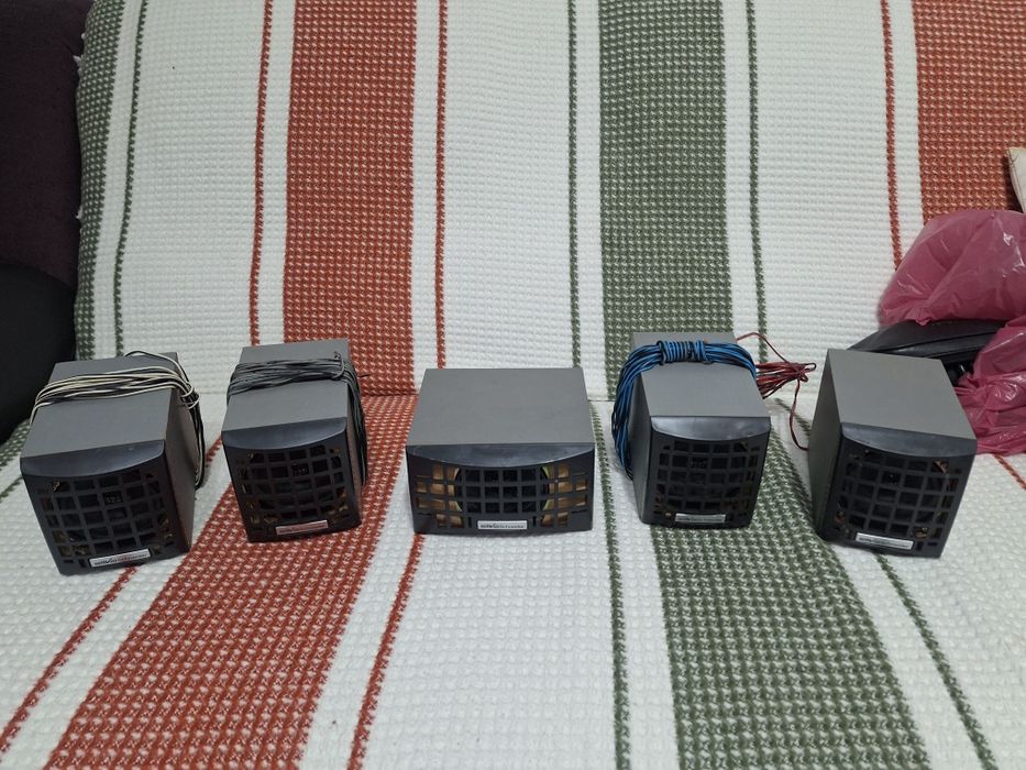 Boxe audio sateliți