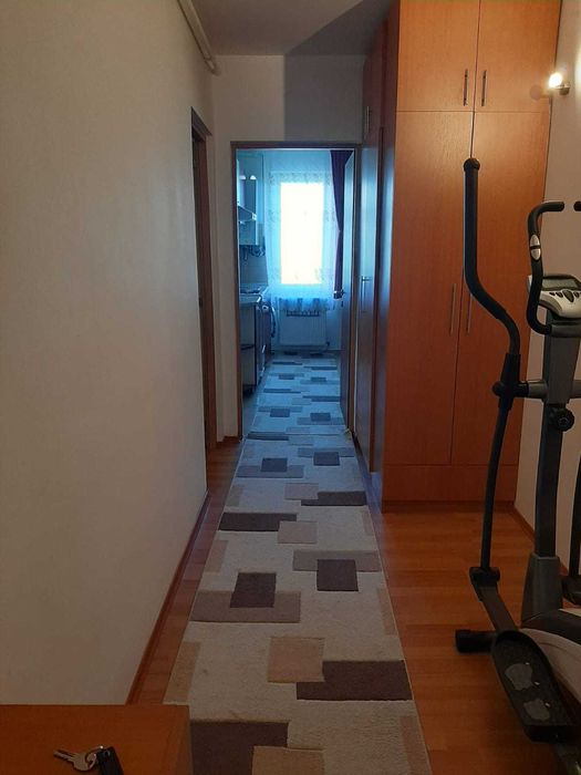 Închiriez apartament