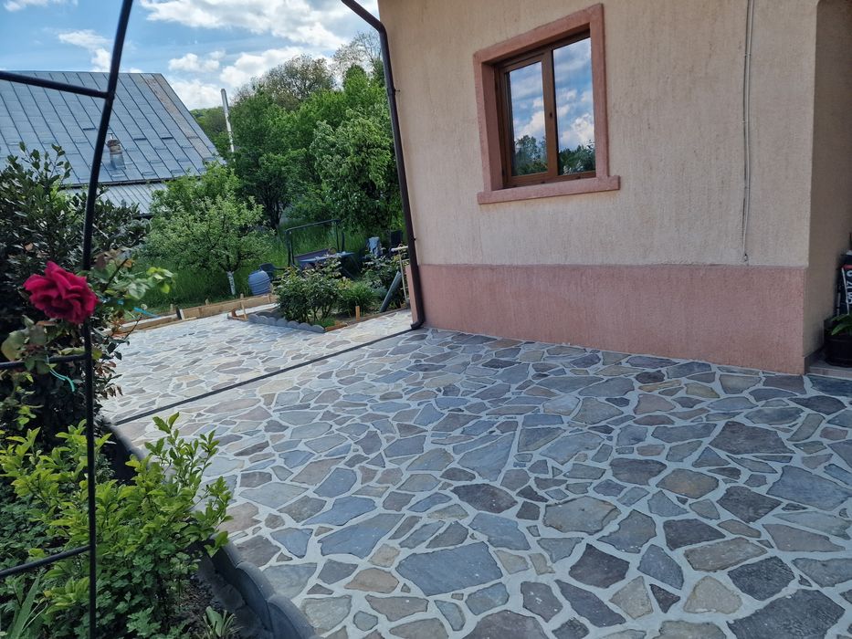 Piatra naturala ideala pentru curti si gradini