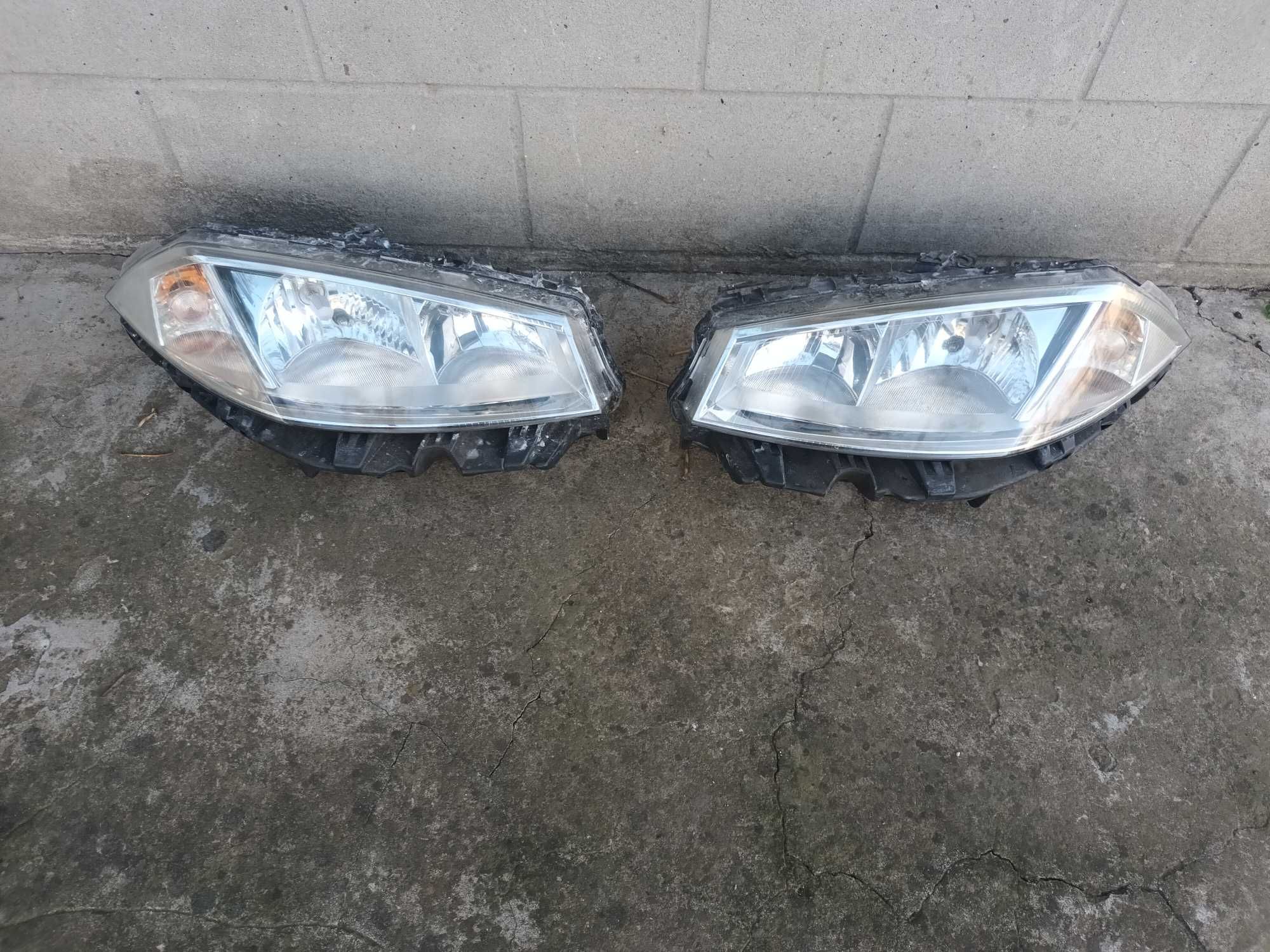 Ляв и десен фар за рено меган 2 RENAULT MEGANE 2 гр. Белене • OLX.bg