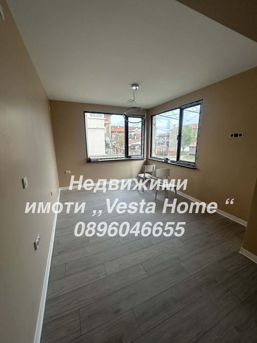 Продава се Тристаен апартамент в Казанлък - 100 кв.м за 918 €/кв.м - Снимка #1