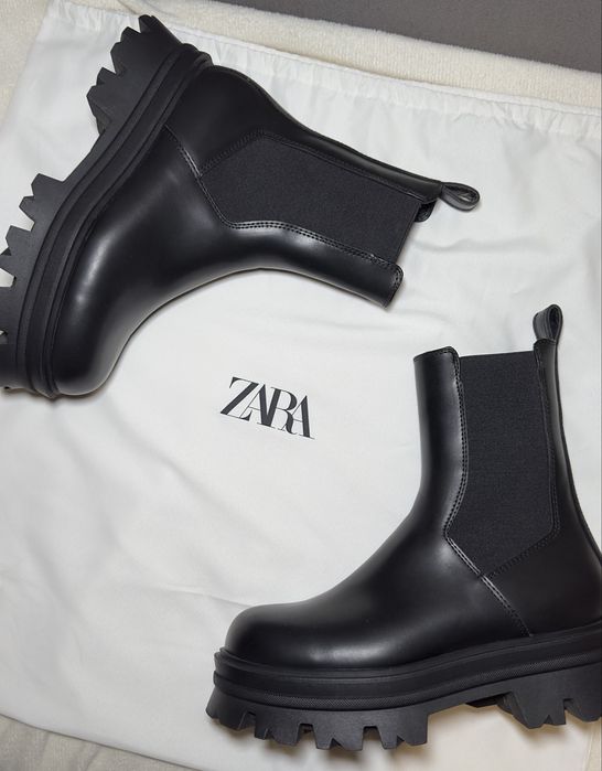 Ghete Chelsea de la Zara