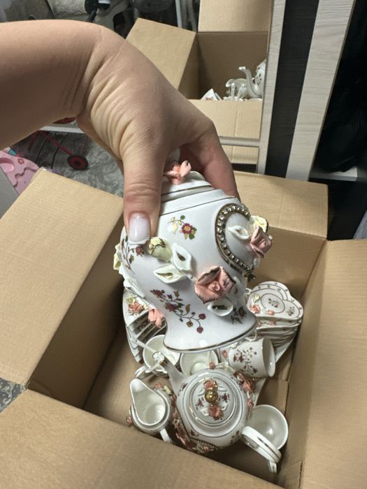 Посуда новая , очень красивая посуда