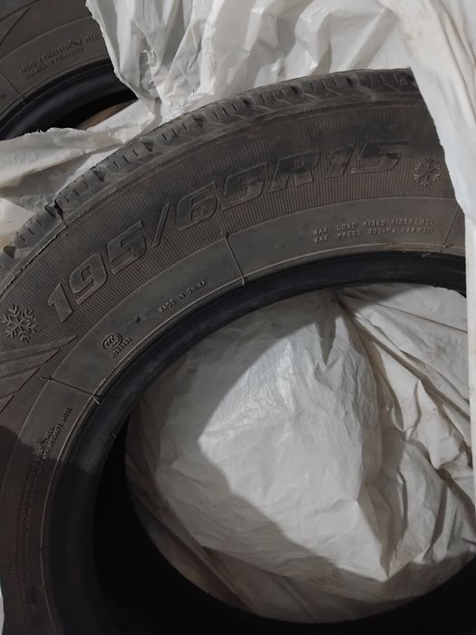 Продам комплект зимнее шины