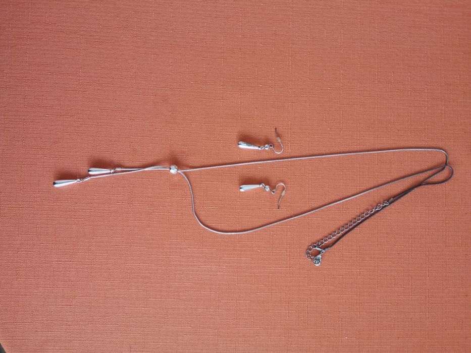 Продавам комплекти колиета с обеци