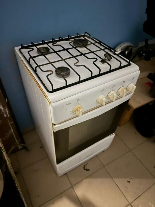 Продам газовую плиту