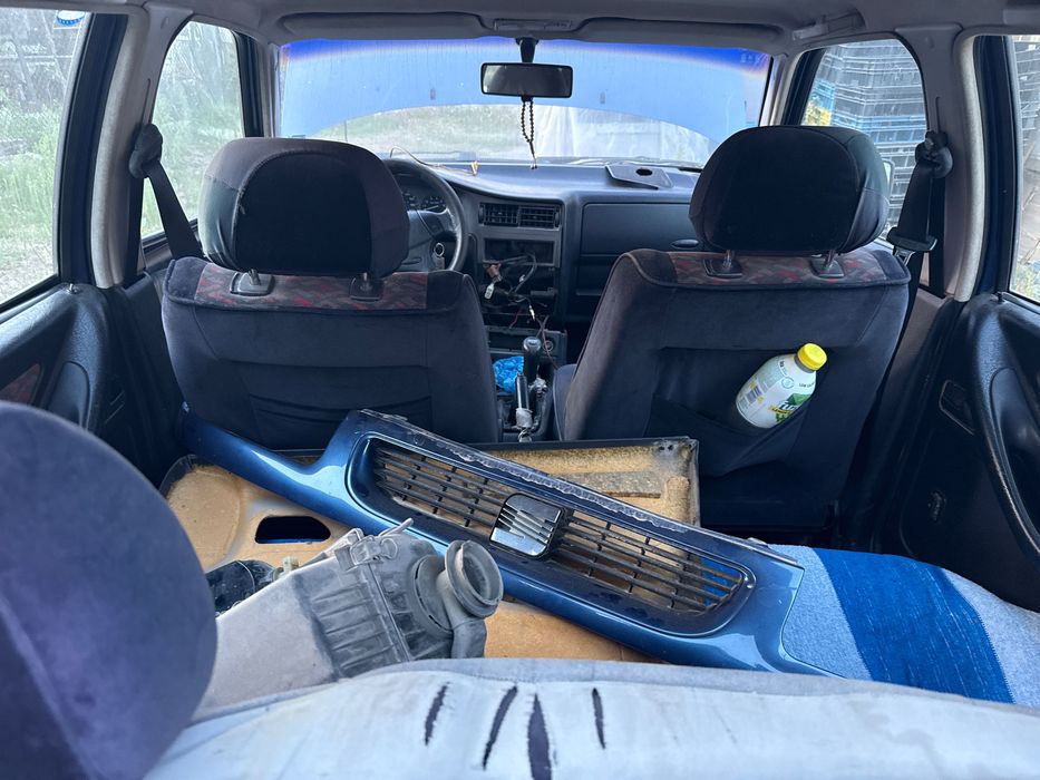 Сеат Толедо на части